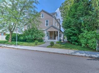 37 Walnut Pl APT 4, Newton, MA 02460