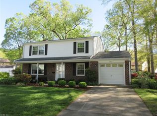 302 Chantilly Ct, Hampton, VA 23669