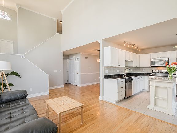 5th image of 16731 Hickory Meadows Ct