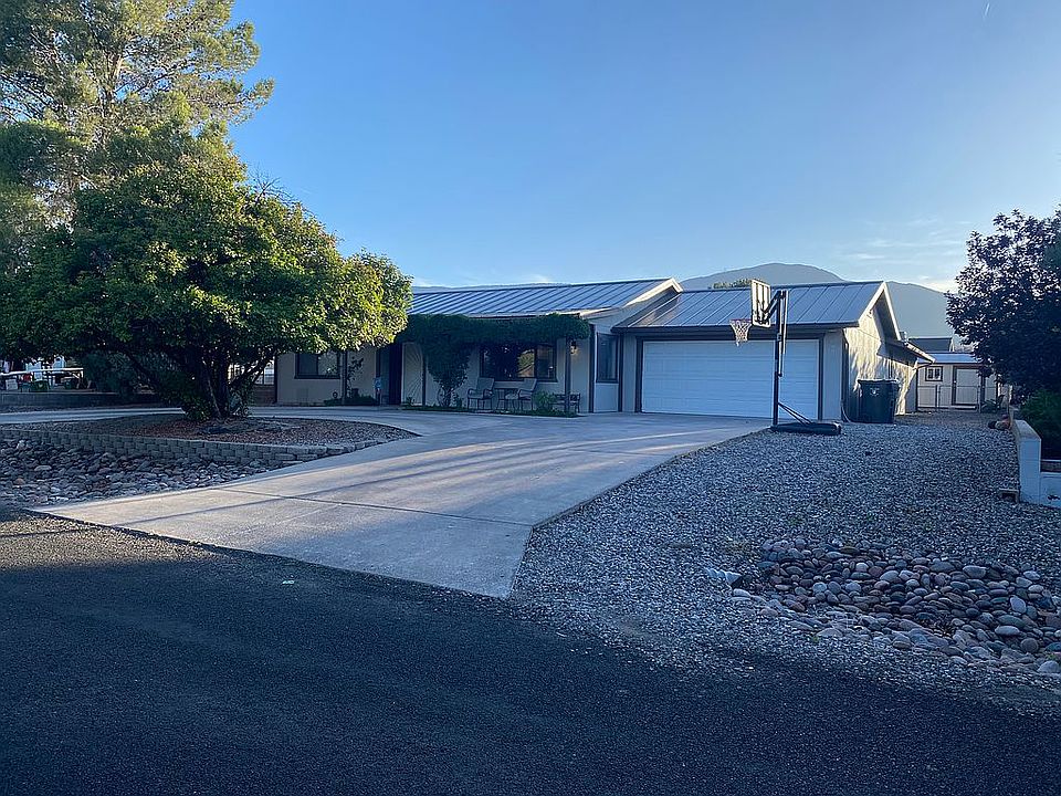 Circular driveway/ RV space 