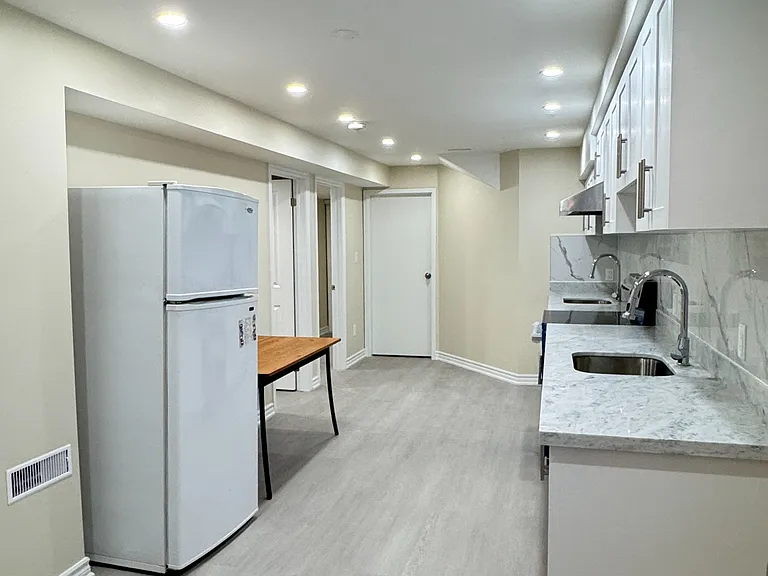 35 Joycedale St #BASEMENT — Photo 4