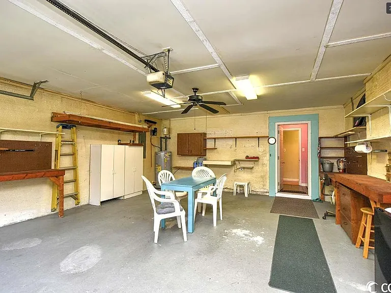 7376 Springside Dr — Photo 18