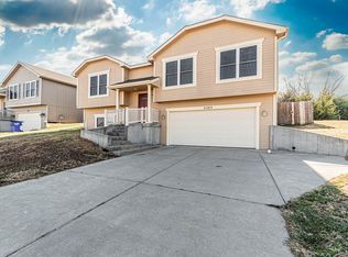 2505 Sawmill Rd, Junction City, KS 66441