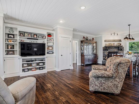 24th image of 3868 Burgess Falls Rd