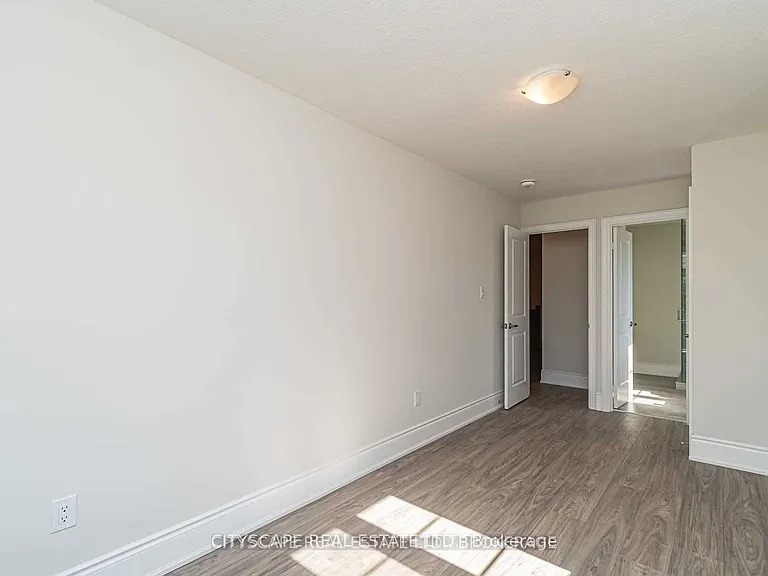565 Wedgewood Dr — Photo 12