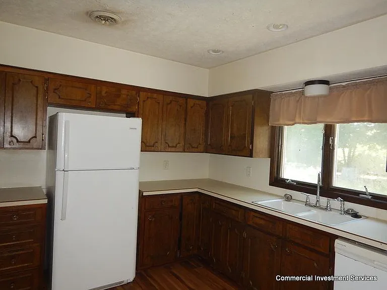 202 S Baytree Ave — Photo 7
