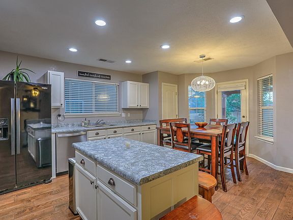 2nd image of 6148 Rose Park Ave NW