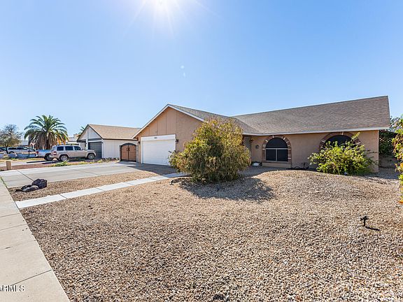 3rd image of 8043 W CORRINE Drive