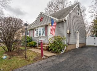 23 Dianne Ct, Clifton, NJ 07012