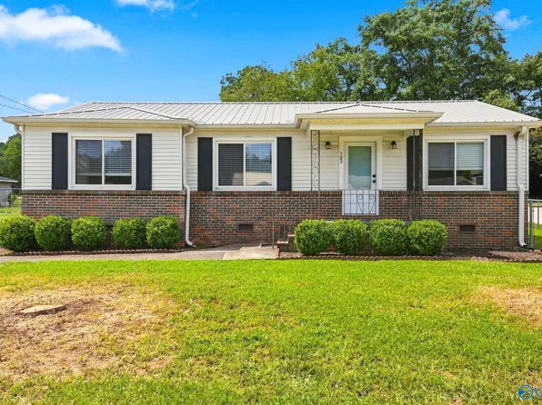 103 Hendrix St, Oneonta, AL 35121
