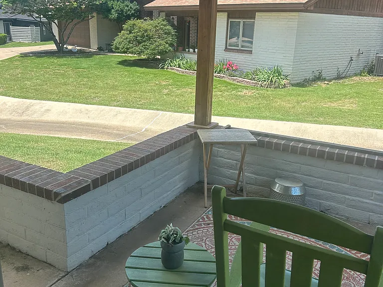 Very peaceful end of street location with all mowing provided. Enjoy birdwatching with a nice cup of coffee on private patio