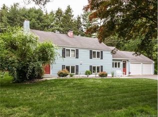6 Linda Ct, Northford, CT 06472