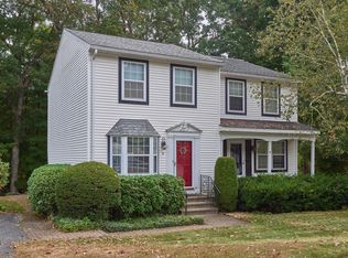 12 Ward Farm Cir, Worcester, MA 01602