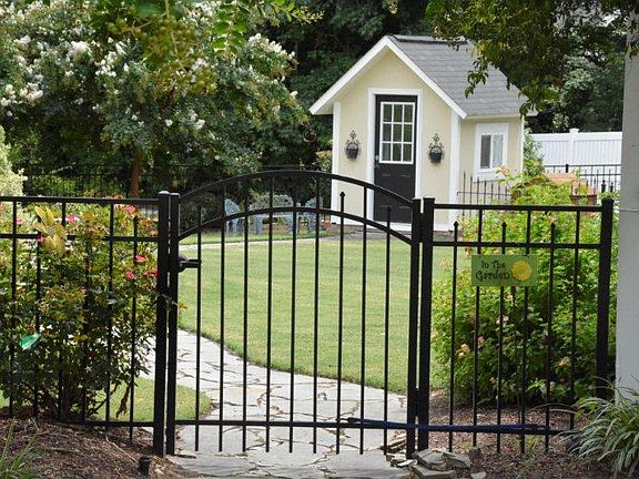 Side Gate to backyard