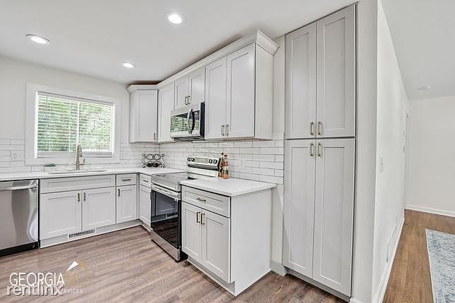 1st image of 2731R Ivanhoe Ln SE