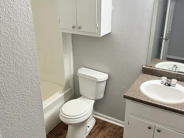 Valhalla Apartments — Photo 11