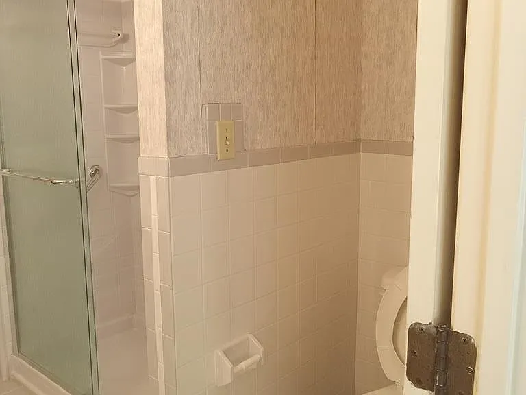 2243 Oakgrove Cir — Photo 43