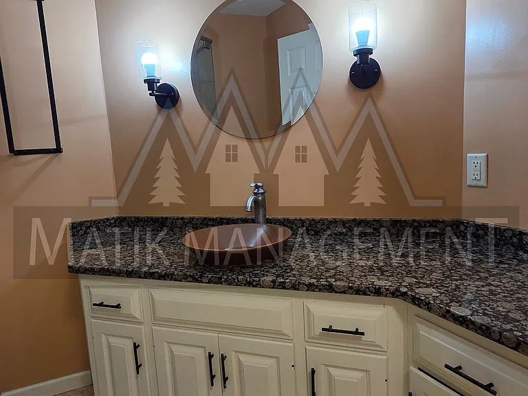 1420 Ridge Cliff Ln NE — Photo 26