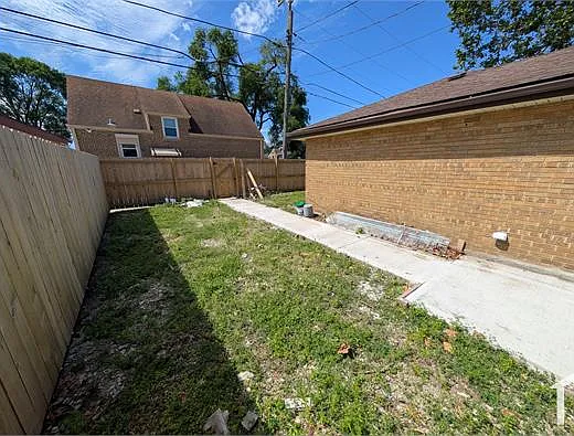 8305 S Seeley Ave — Photo 28