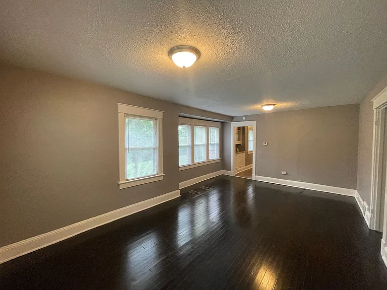 8226 Flora Ave — Photo 2