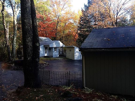 3rd image of 232 Cressy Rd