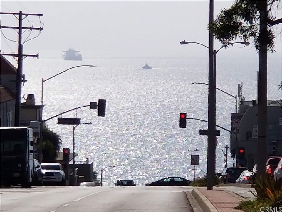1st image of 448 Rosecrans Ave