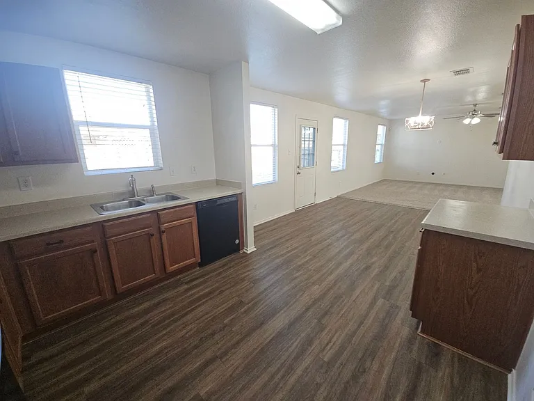 1432 Lauren Dr — Photo 9