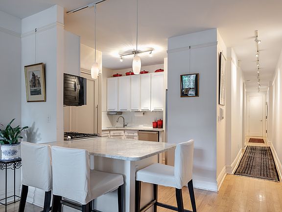 4th image of 3117 Broadway APT 20