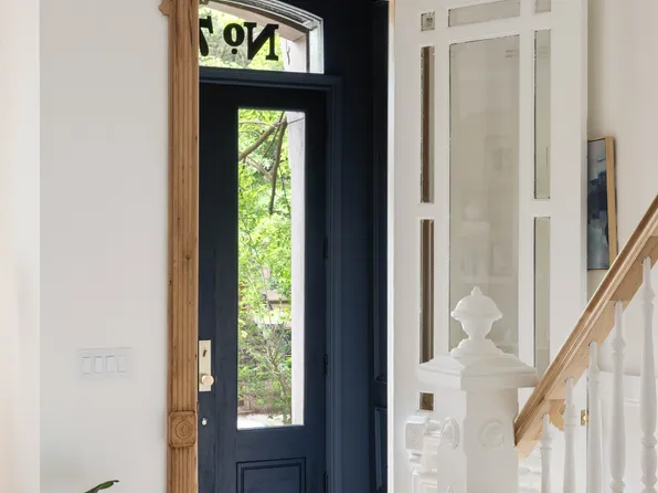 757 Putnam Avenue image 13 of 24