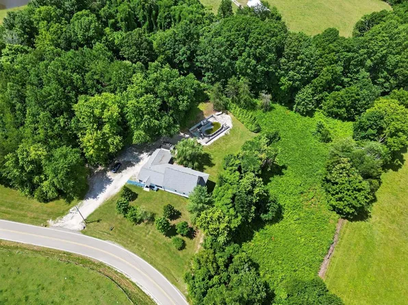 314 Smyrna Rd, Byrdstown, TN 38549