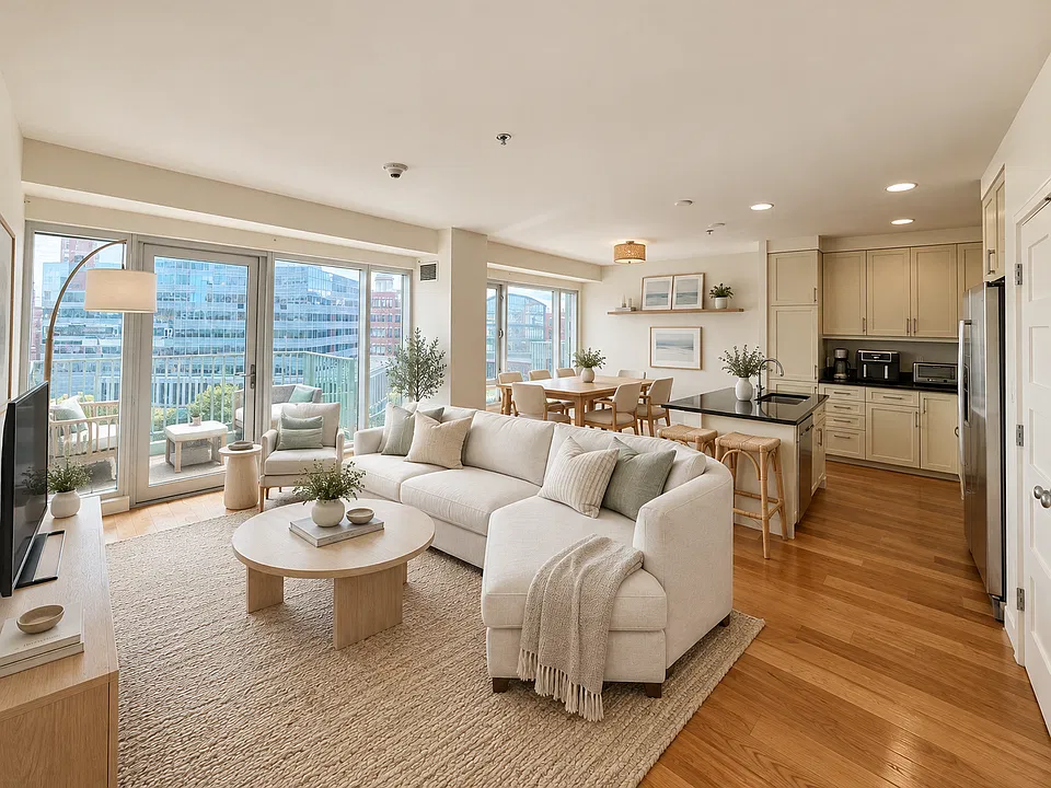 200 Exchange St #813