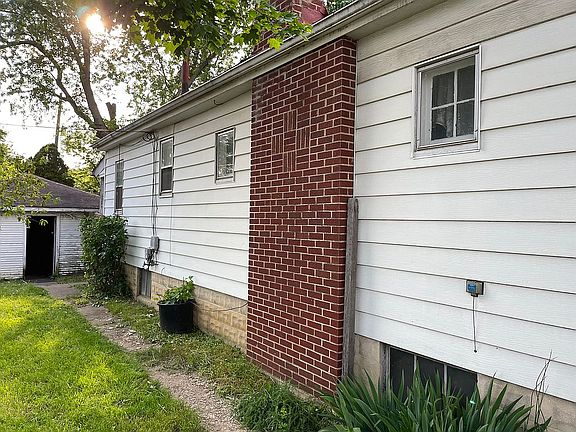 4th image of 483 S Richardson Ave