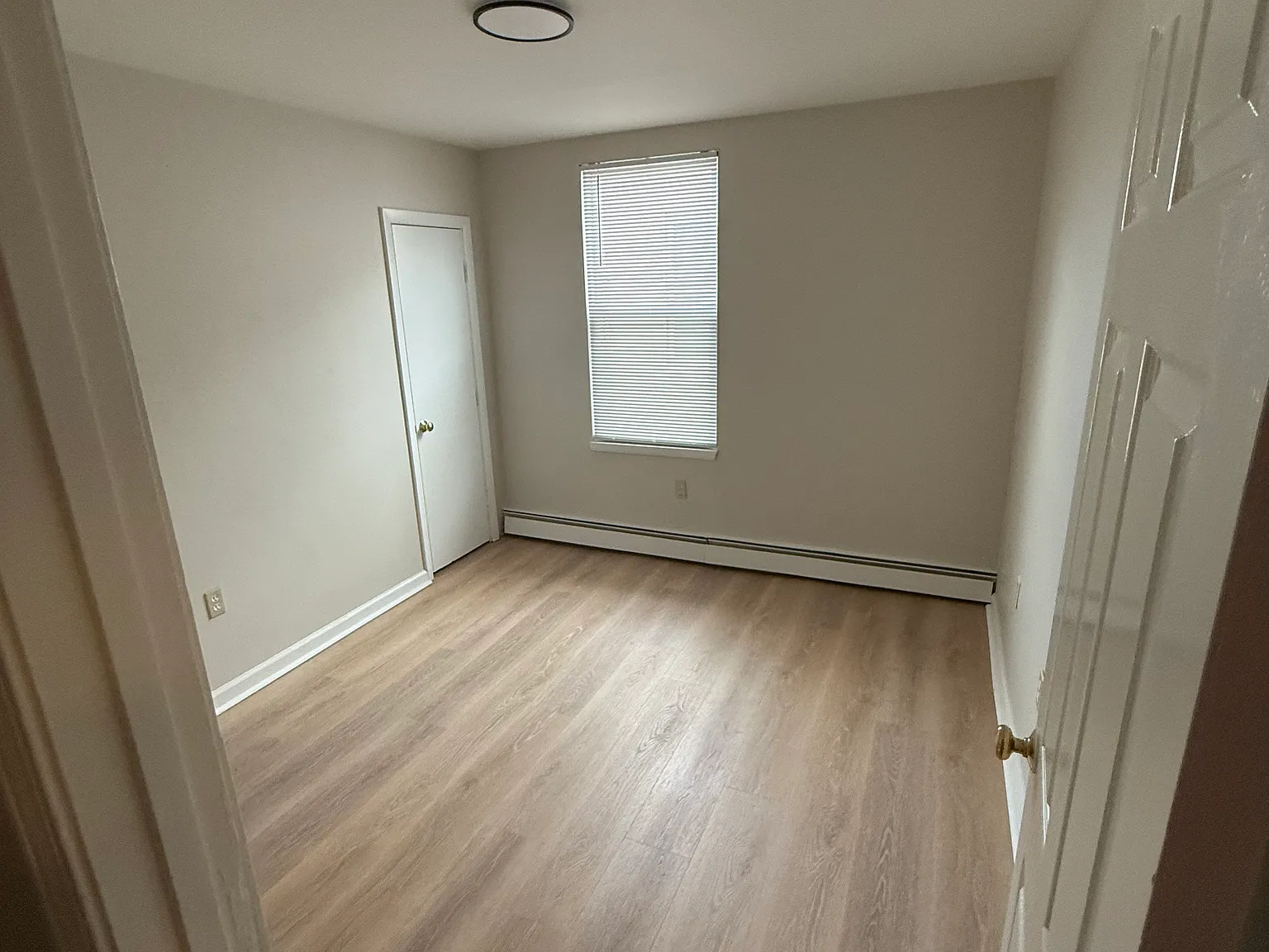 3 bed, $2,900 — Photo 2