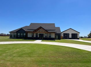 16 Cumberlin Rd, Enid, OK 73703