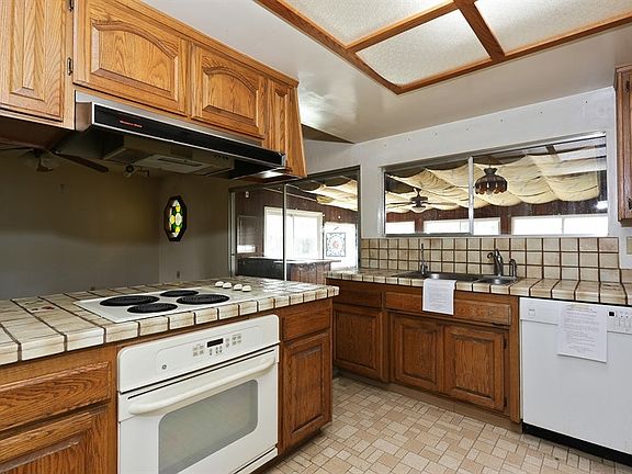 4th image of 1746 Miramonte Ct