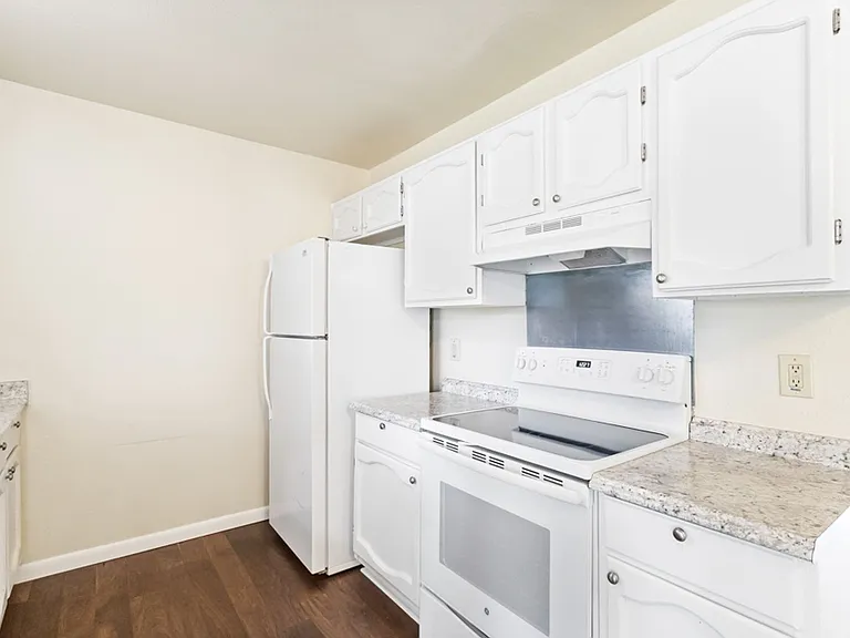 4907 Dare Ln — Photo 9