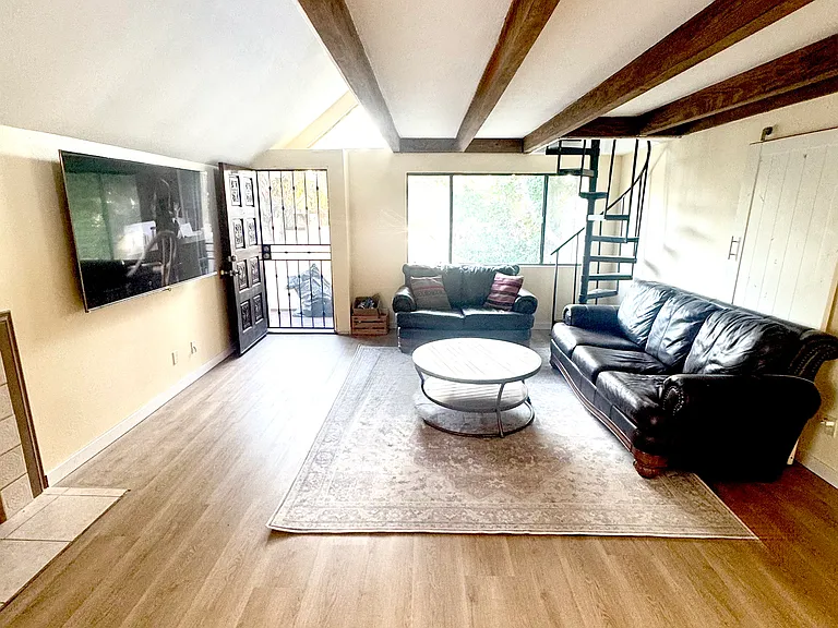 333 N Melrose Dr #H — Photo 3
