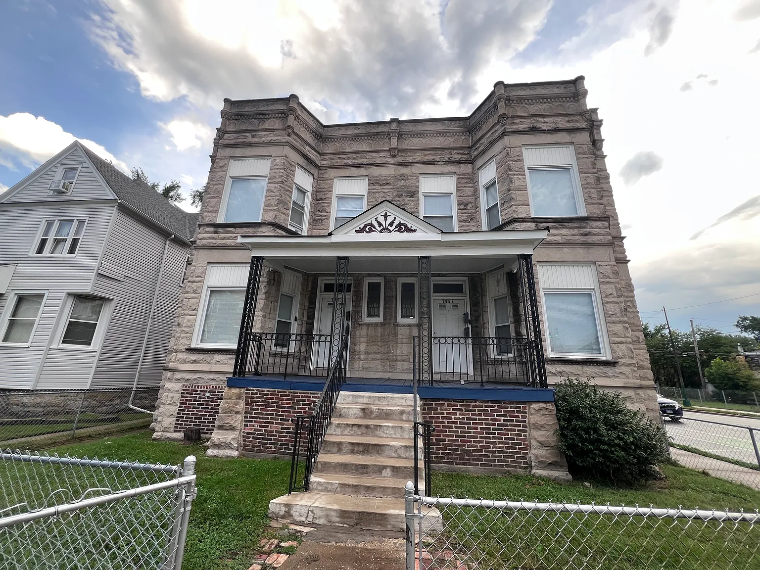 3 bed, $1,750 — Photo 1