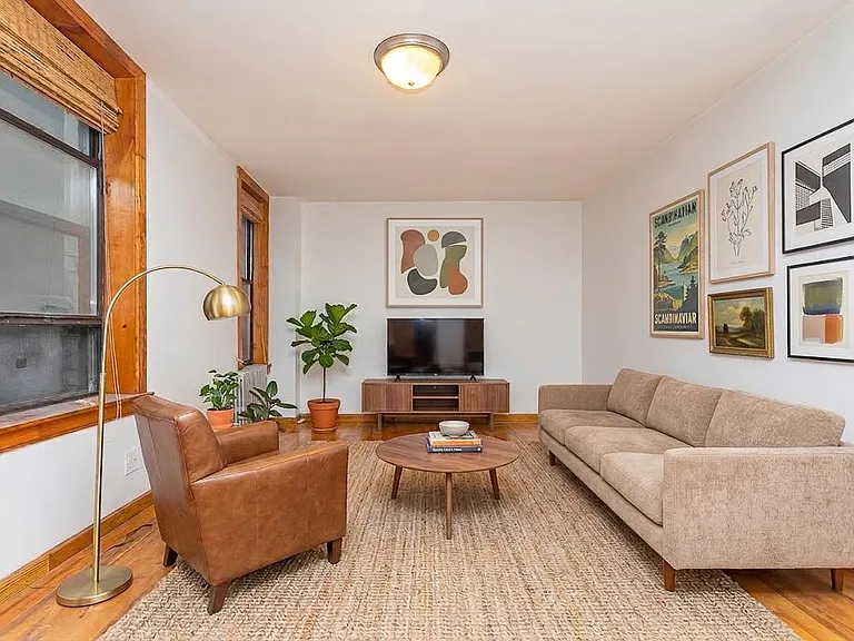 100 Broadway #3D — Photo 1