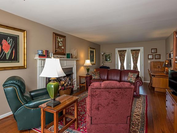 4th image of 2025 Sawyer Ct