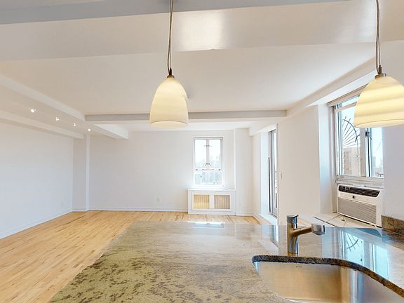 3rd image of 752 W End Ave APT 21B