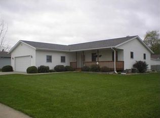 211 Eliasen Ave, Waverly, IA 50677