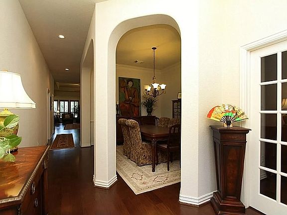 3rd image of 94 S Wyckham Cir