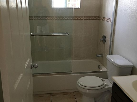 4th image of 1349 E 90th St