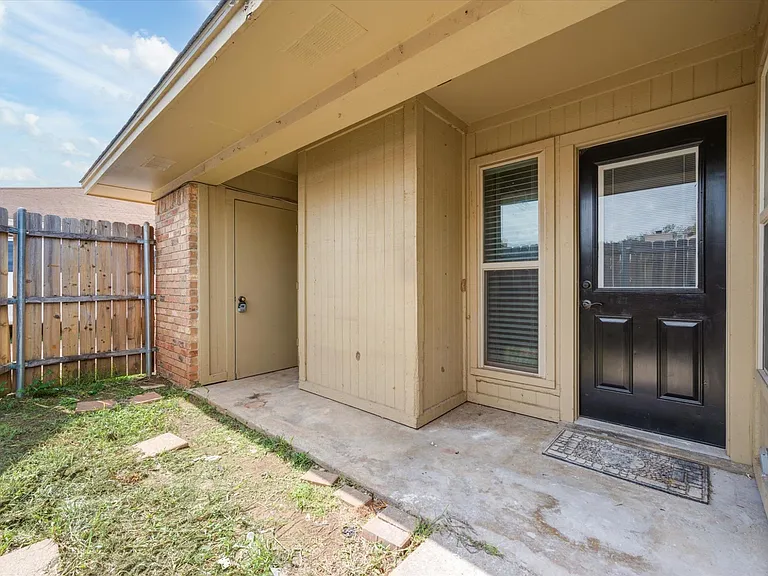 2319 Indigo Ln — Photo 28
