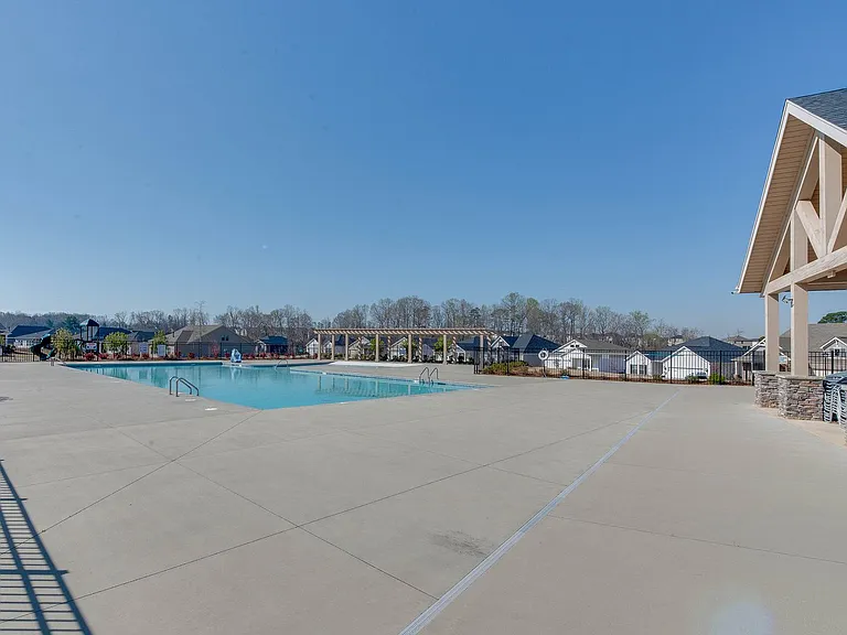 4009 Woodland View Dr — Photo 54
