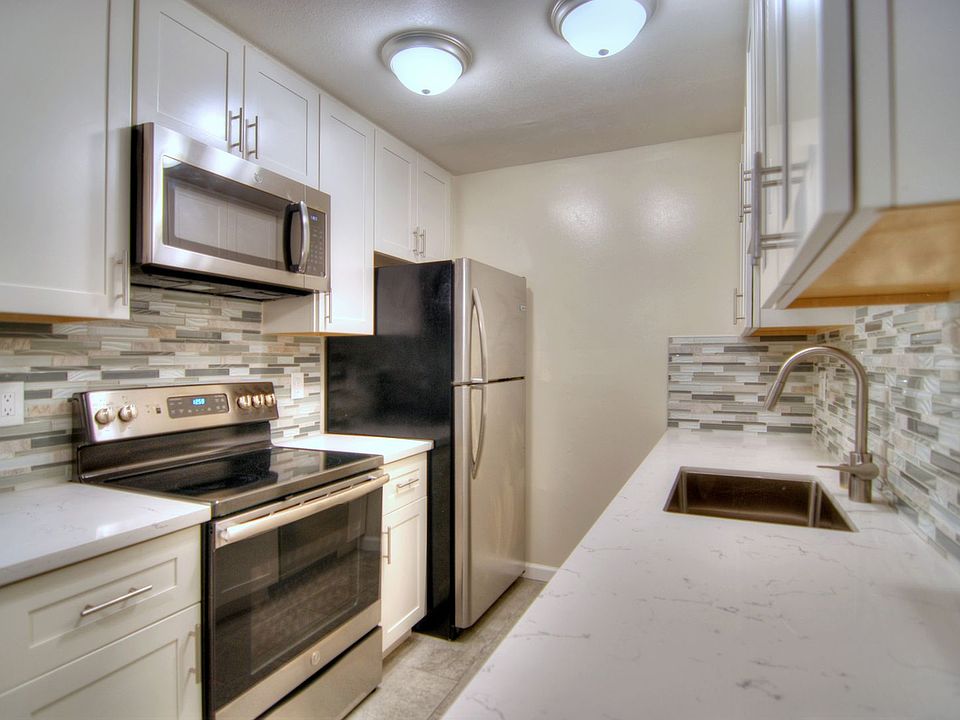 1st image of 321 Stambaugh St APT 2