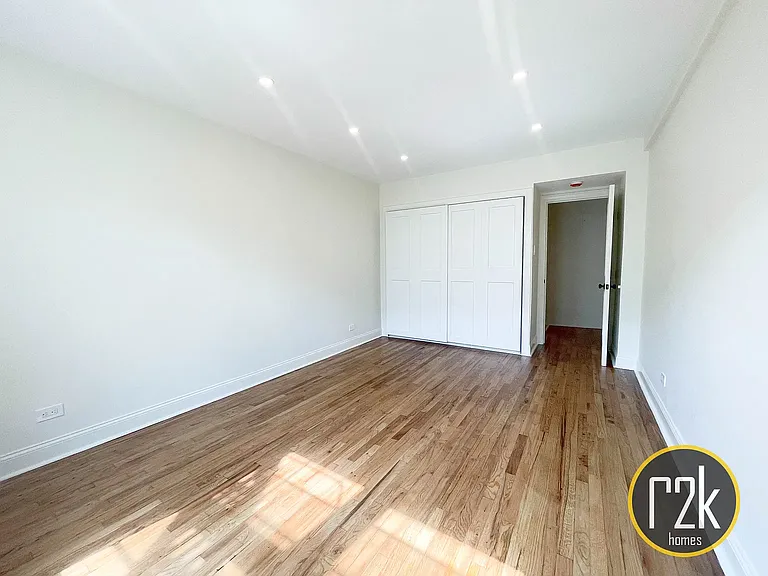 3825 Parsons Blvd #5L — Photo 19