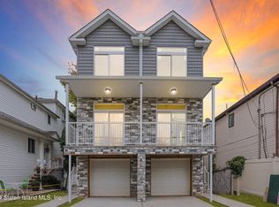 26 Slater Blvd, Staten Island, NY 10305