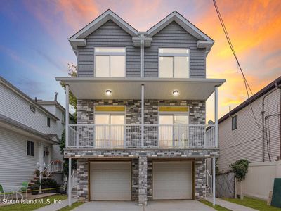 26 Slater Blvd, Staten Island, NY, 10305